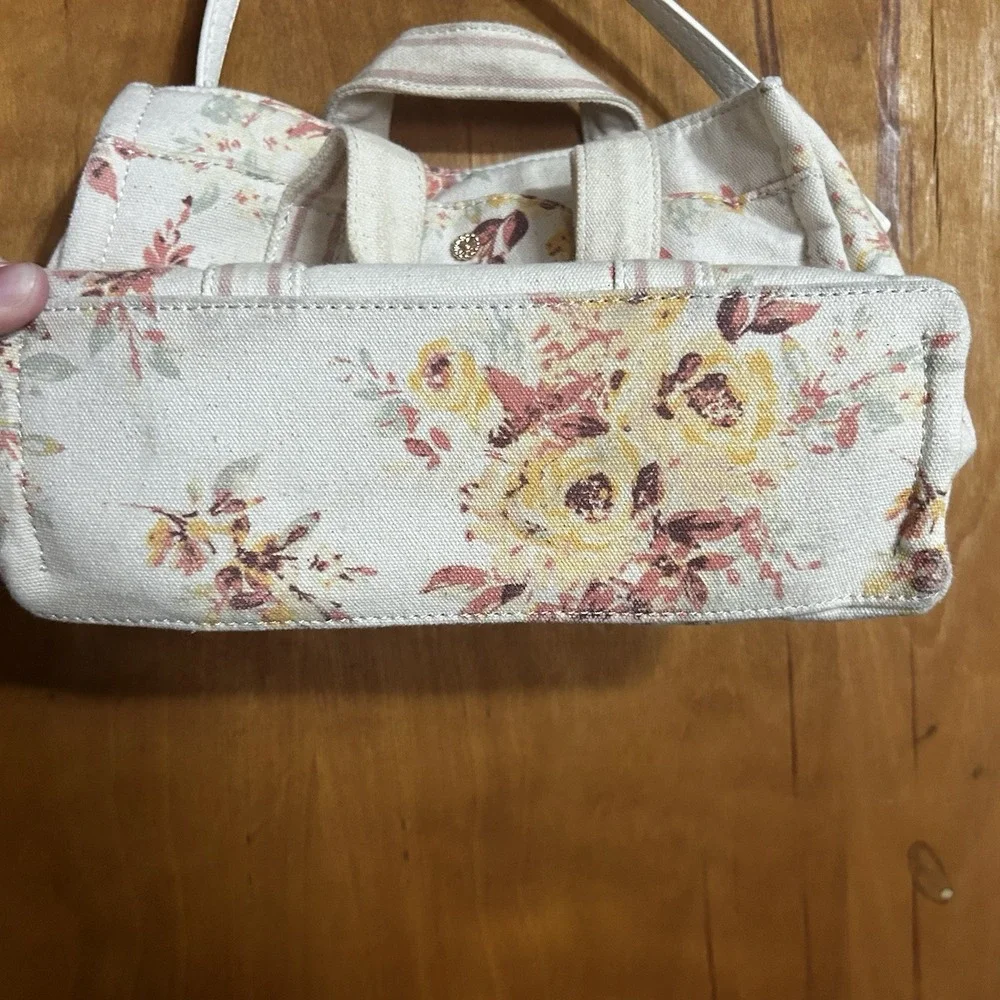 LC‎ LAUREN CONRAD Cream Floral Women's Handbag Purse Adjustable Strap